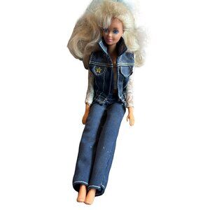 Barbie Mattel Vintage 1976 Head 1964 Body Blonde Blue Makeup + Outfit Collectors